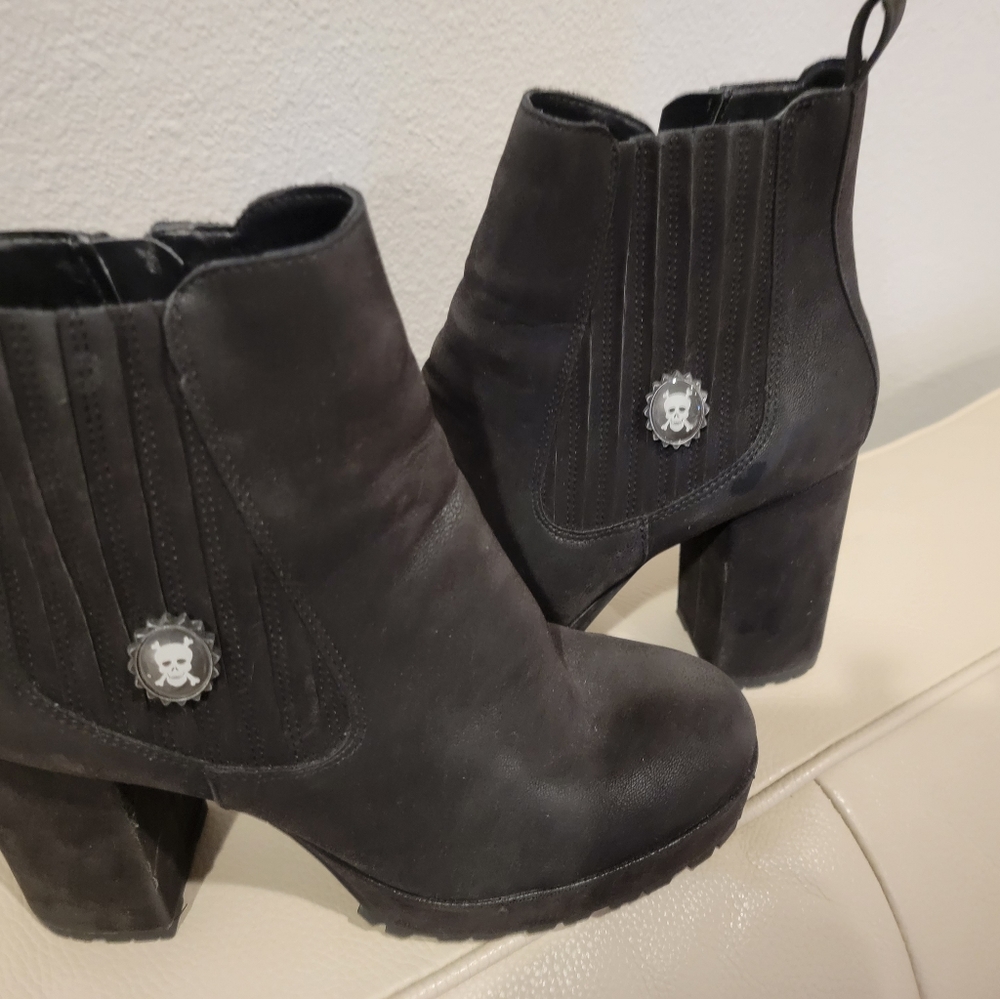 Black platform boots booties size 9 edgy punk plasma chunky